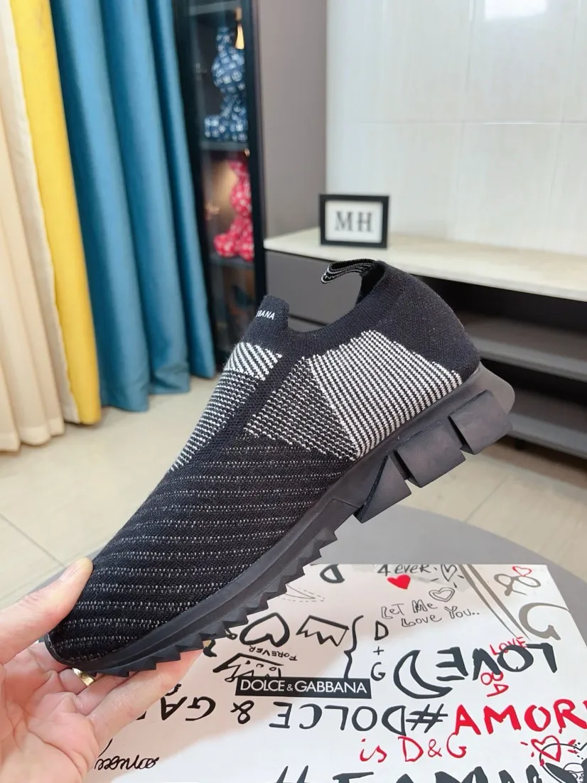 Ex-factory price 340🌹🌹"Dolce & Gabbana DG" original imported fly-knit stitching➕fly-knit lining, light on the foot, comfortable, versatile, original special outsole🔥favored by trendy men. Welcome to compare the quality🔥exquisite luxury, super A level! Compared with the genuine product at the counter, the version is no worse at all! Code number 36-46
